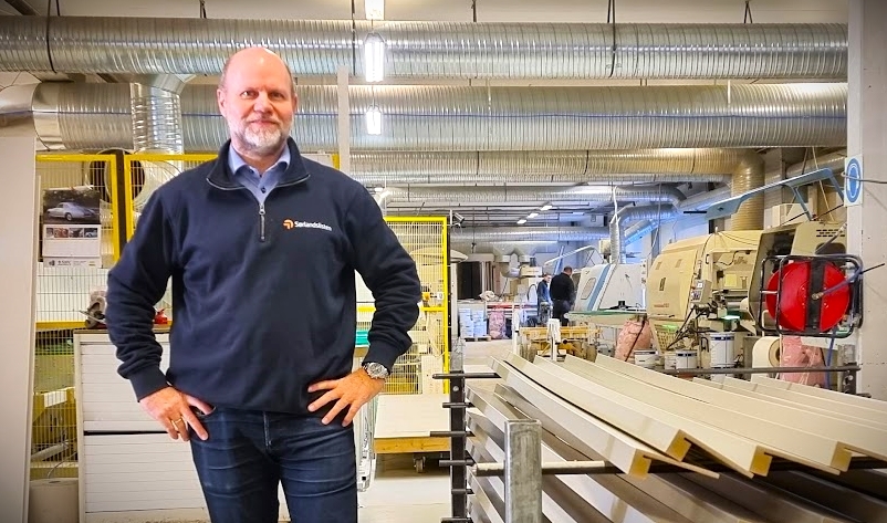 Bilde av Kjetil Thoresen er daglig leder og medeier i Sørlandslisten AS, og har gjennom Sørlandslisten Holding AS stiftet selskapet Norwegian Fiberboard AS for å jobbe videre med planene om å bygge Nordens aller første trefiberfabrikk basert på svanemerkede produkter.