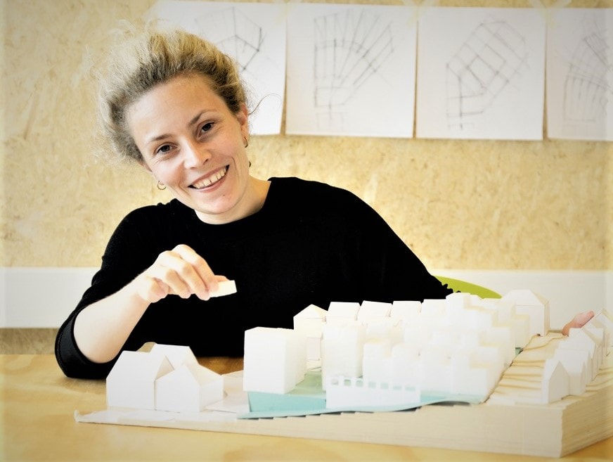 Bilde av Randi Augenstein som er seniorarkitekt og daglig leder i det prisvinnende arkitektselskapet Helen & Hard AS, som har 25 ansatte og kontorer i Stavanger og Oslo.